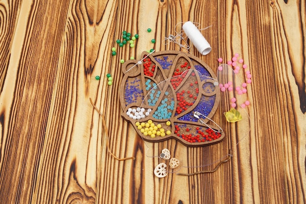 zbiór nici i tamborków